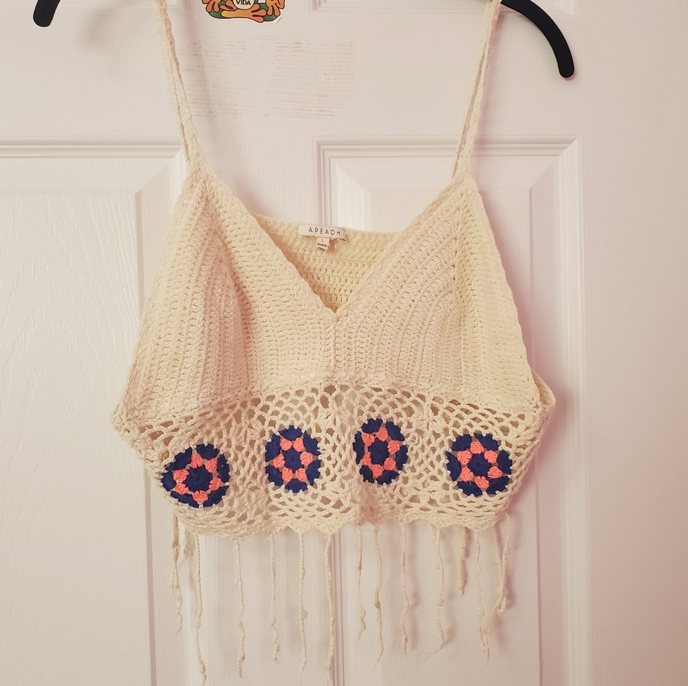 Crochet Bralette flower crop top - Picture 2 of 3
